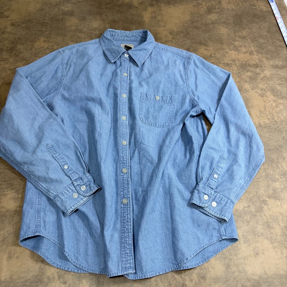 L.L.Bean Button Down Shirt Womens Medium Blue Chambray Long Sleeve 5336